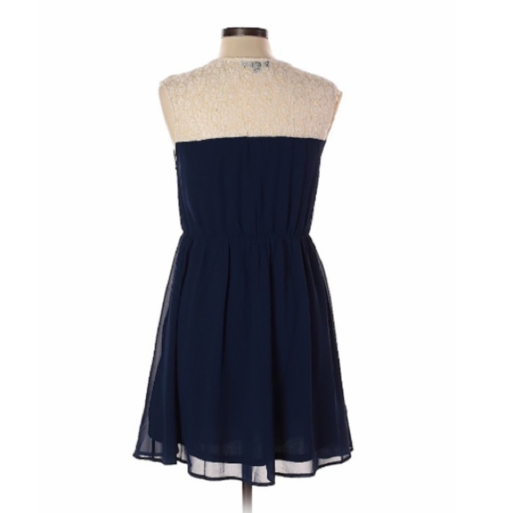 The clothing company casual dress size L - Picture 2 of 5